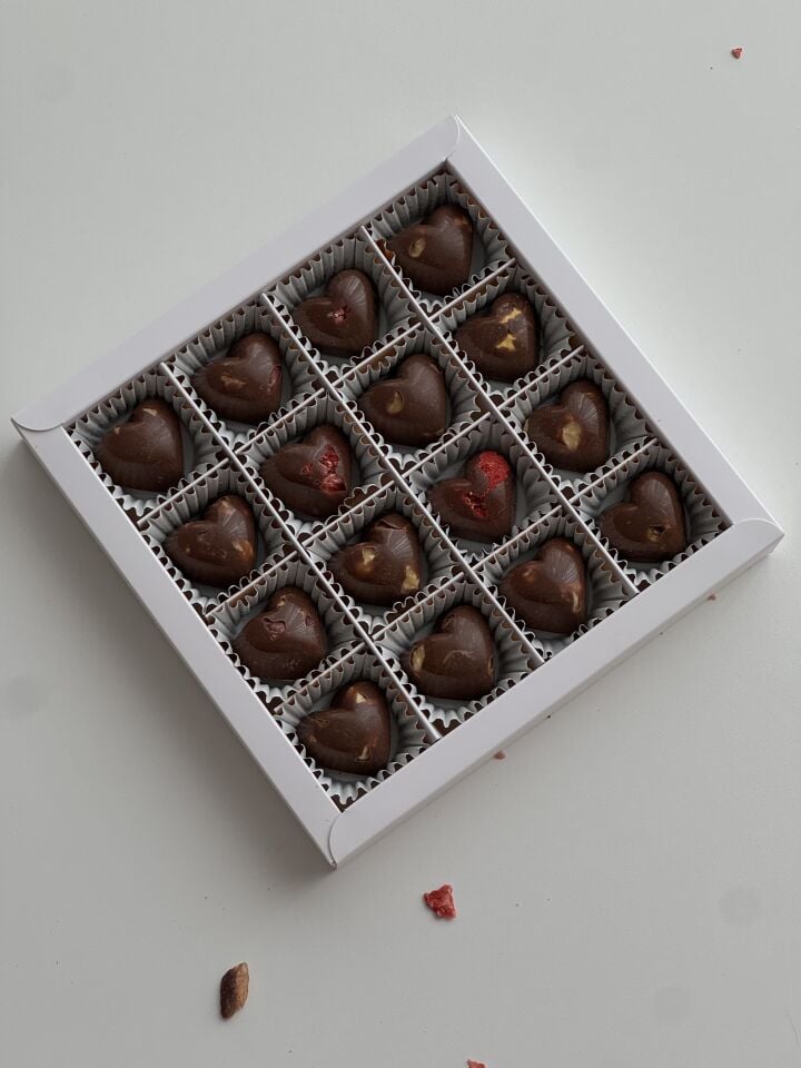 Nemâ Natural Çatlak Kalpli Doğal Çikolata